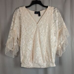 Daytrip Cream Flutter Sleeve Asymmetrical Blouse